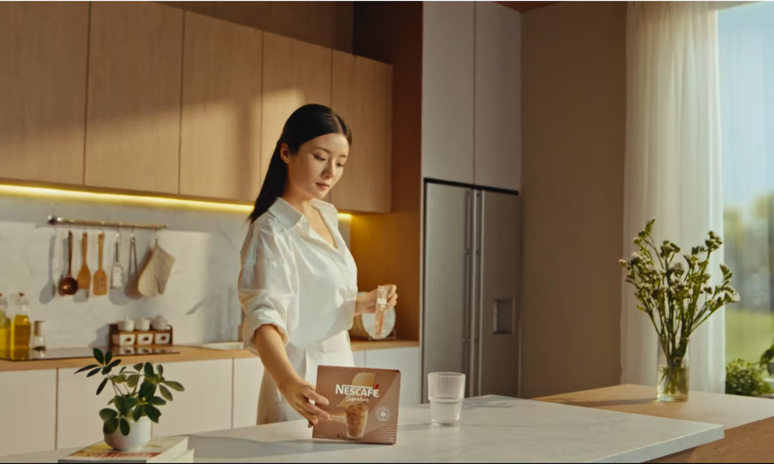 NESCAFÉ_ SIGNATURE WHITE ELEGANTE